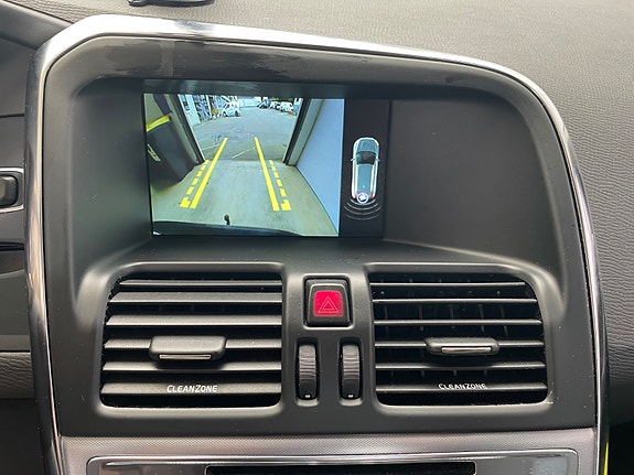 Volvo XC60 18 of 30
