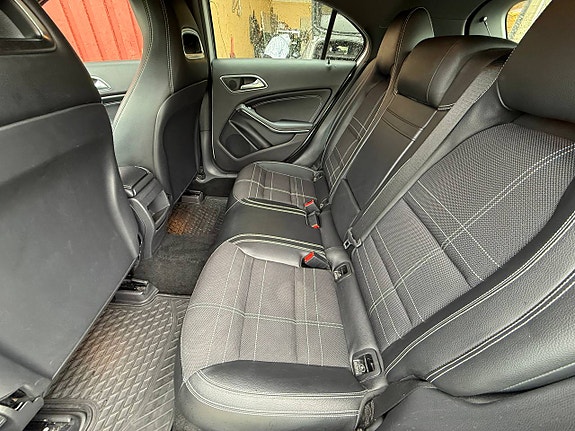 Mercedes-Benz A180 16 of 30