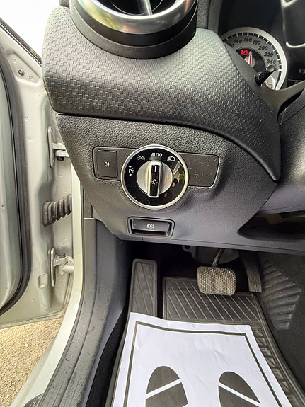 Mercedes-Benz A180 20 of 30
