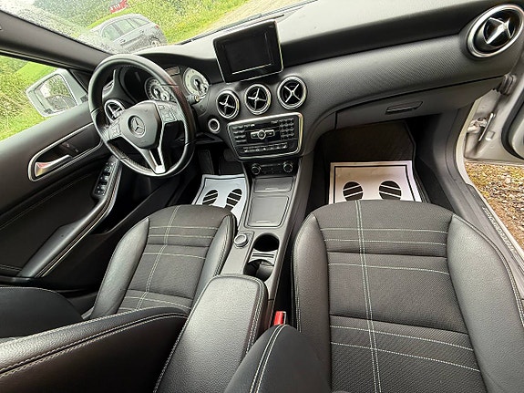 Mercedes-Benz A180 9 of 30