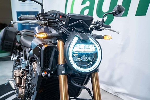 Honda CB650R E-CLUTCH - Med sidevesker, tankveske og varmeholker UTEN EKSTRA KOSTNAD! Kun en stk! 14 of 17