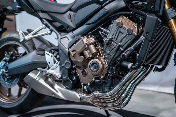 Honda CB650R E-CLUTCH - Sportslig nakensykkel med genial E-Clutch! 5 of 18