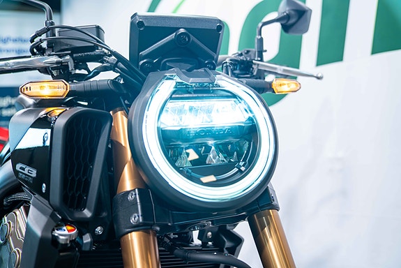 Honda CB650R E-CLUTCH - Sportslig nakensykkel med genial E-Clutch! 17 of 18
