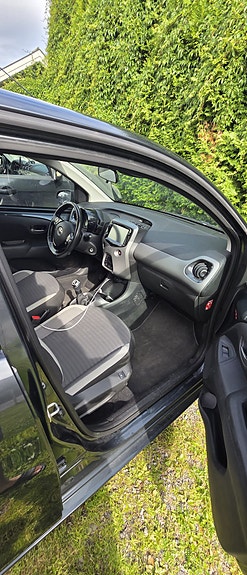 Toyota Aygo 3 of 6