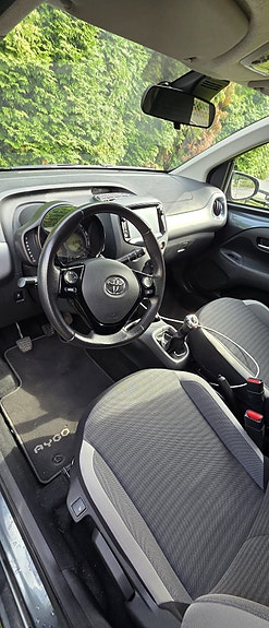 Toyota Aygo 5 of 6