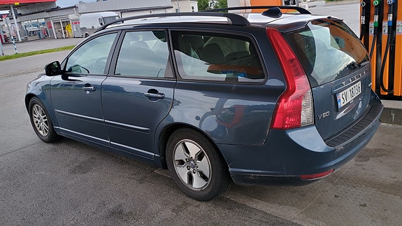 Volvo V50 3 of 6