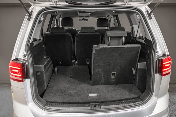 Volkswagen Touran 8 of 30