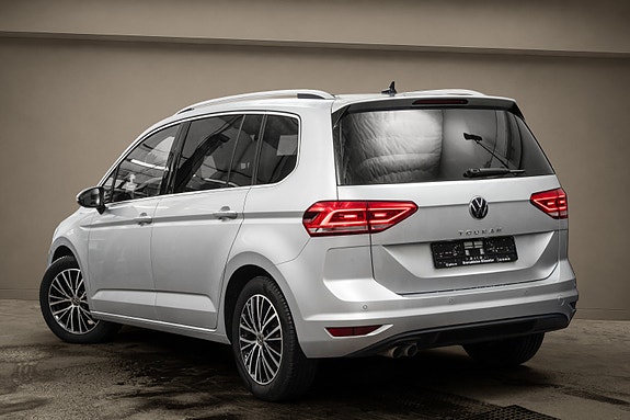 Volkswagen Touran 5 of 30