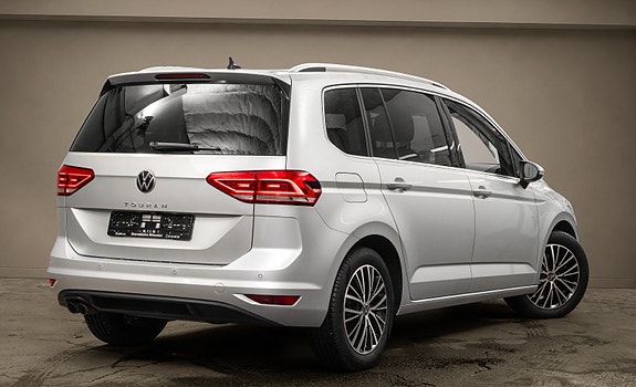 Volkswagen Touran 3 of 30