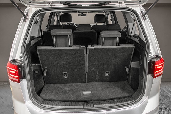 Volkswagen Touran 7 of 30