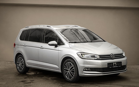 Volkswagen Touran 2 of 30