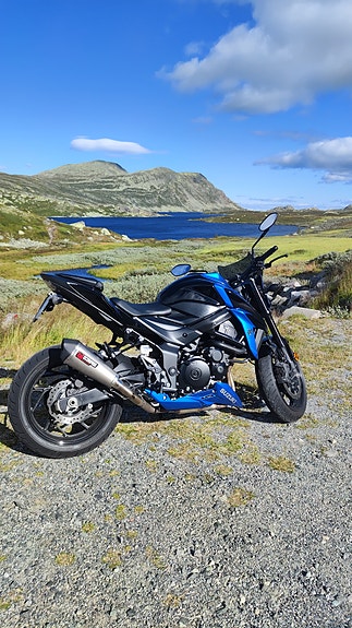 Suzuki GSX-S 750 3 of 7