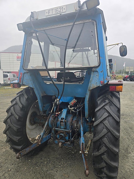 Ford 4600 3 of 5