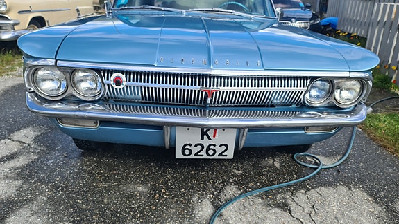 Oldsmobile 3 of 5