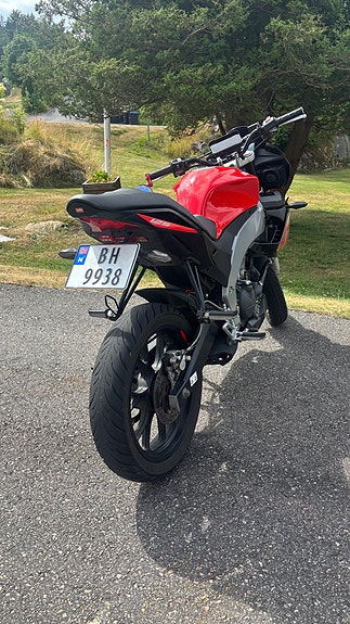 Aprilia RS 125 Tuono 20 of 20