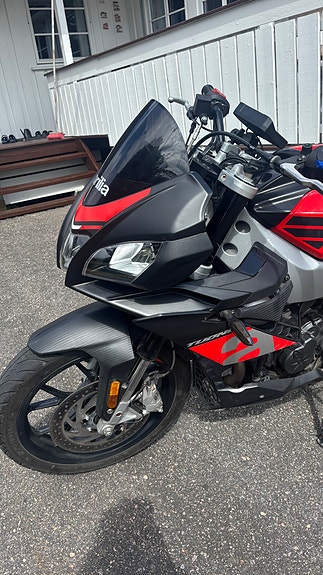 Aprilia RS 125 Tuono 2 of 20