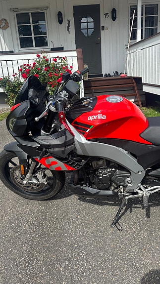 Aprilia RS 125 Tuono 5 of 20