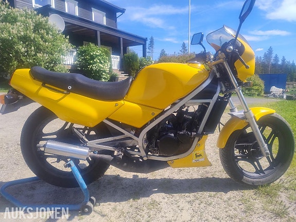 Honda NS 125 2 of 14