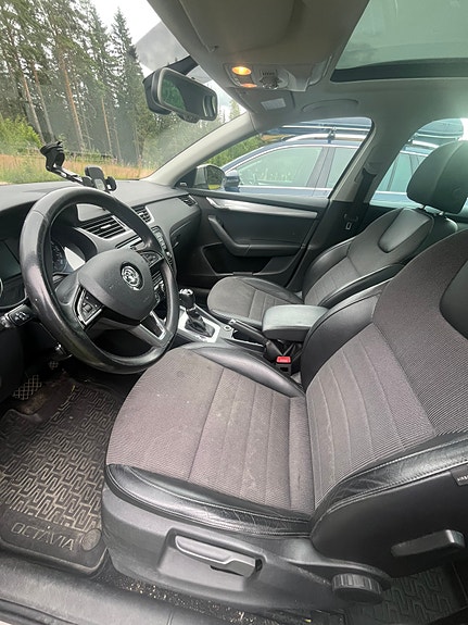 Skoda Octavia 3 of 9