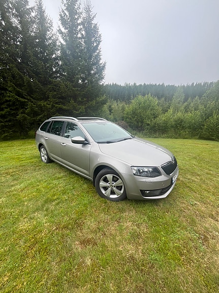 Skoda Octavia 2 of 9