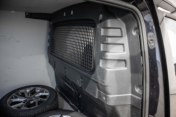 Volkswagen Caddy Maxi 24 of 28