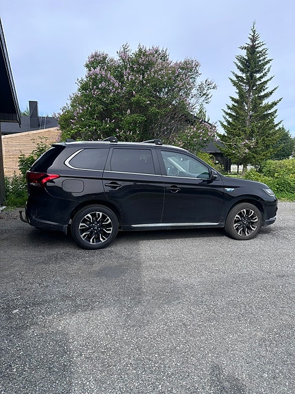 Mitsubishi Outlander 3 of 5