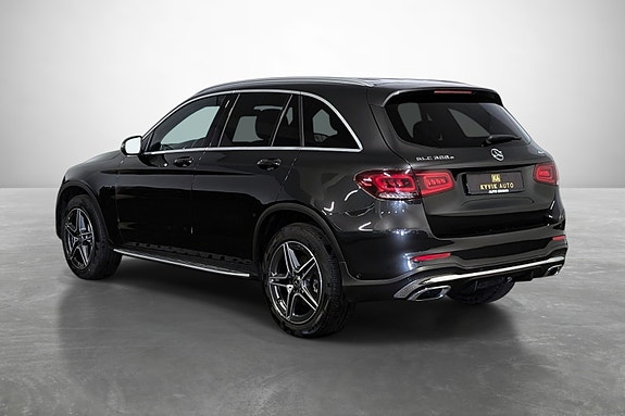 Mercedes-Benz GLC300 e 9 of 27