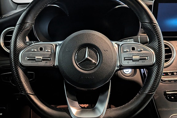Mercedes-Benz GLC300 e 14 of 27
