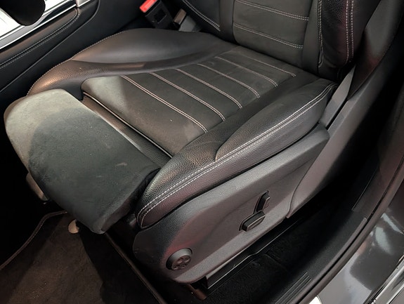 Mercedes-Benz GLC300 e 11 of 27