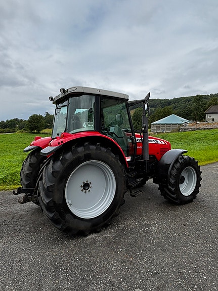 Massey Ferguson 5465 2 of 14