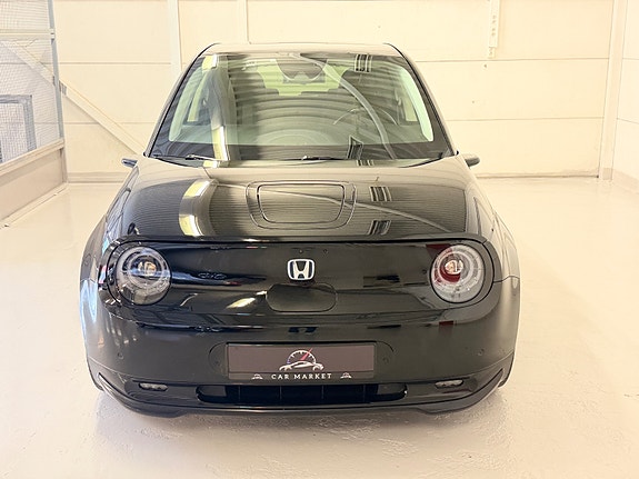 Honda e 8 of 30