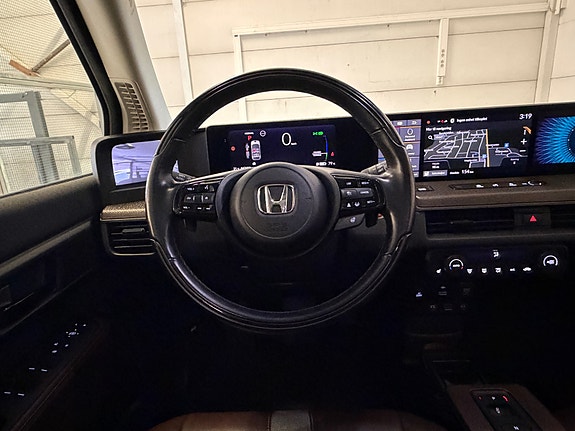 Honda e 10 of 30