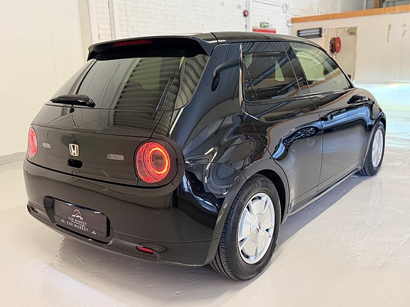 Honda e 3 of 5
