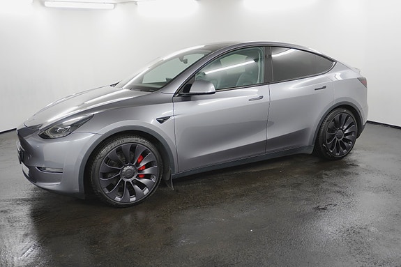 Tesla Model Y 5 of 5