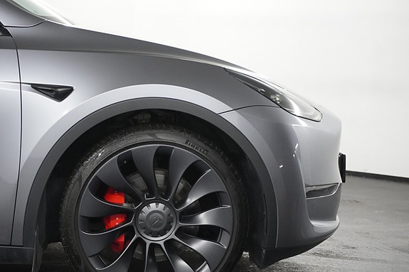 Tesla Model Y 2 of 5
