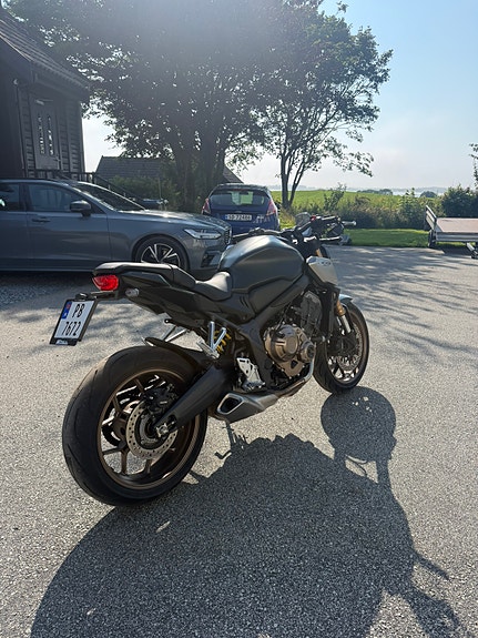 Honda CB 650 R 2 of 10