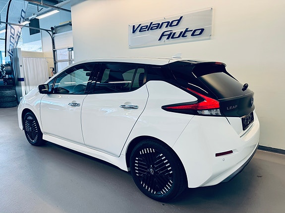 Nissan Leaf 4 of 5