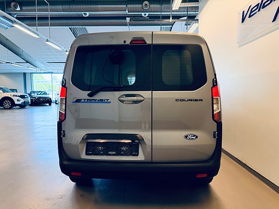 Ford E-Transit Courier 5 of 5