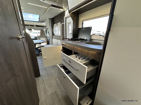 Benimar Tessoro 483 Reg 5 personer / 5 sengeplasser / Kl B førerkort 29 of 30