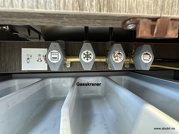 Benimar Tessoro 483 Reg 5 personer / 5 sengeplasser / Kl B førerkort 30 of 30
