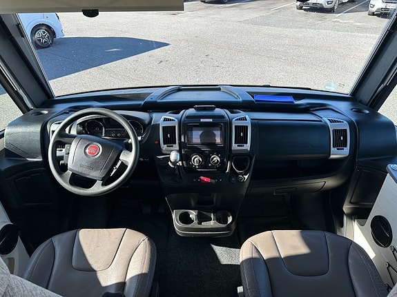 Challenger CHALLENG SIRIUS 3048 M2019 2 of 30
