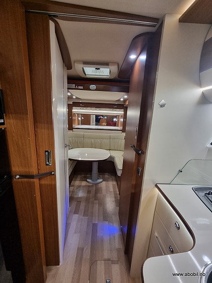 Autostar PASSION I720SUA EURO6B Unik løsning med salong bak! / Solcellepanel / 177HK 28 of 30