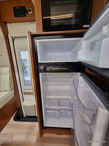 Autostar PASSION I720SUA EURO6B Unik løsning med salong bak! / Solcellepanel / 177HK 24 of 30