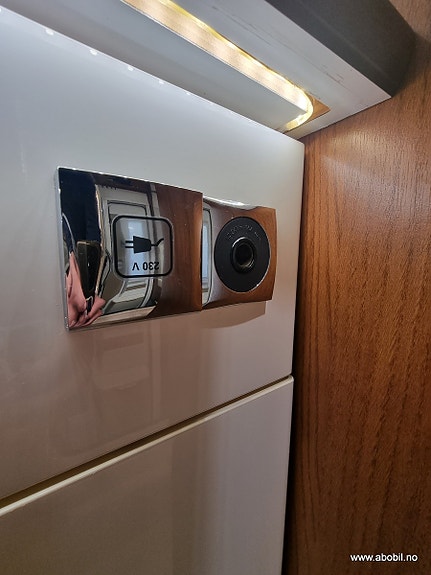 Autostar PASSION I720SUA EURO6B Unik løsning med salong bak! / Solcellepanel / 177HK 20 of 30