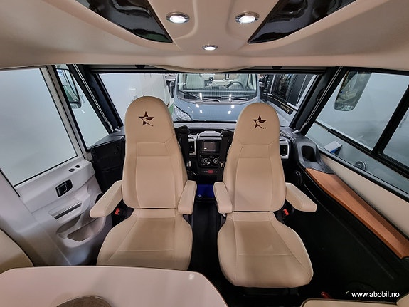 Autostar PASSION I720SUA EURO6B Unik løsning med salong bak! / Solcellepanel / 177HK 6 of 30