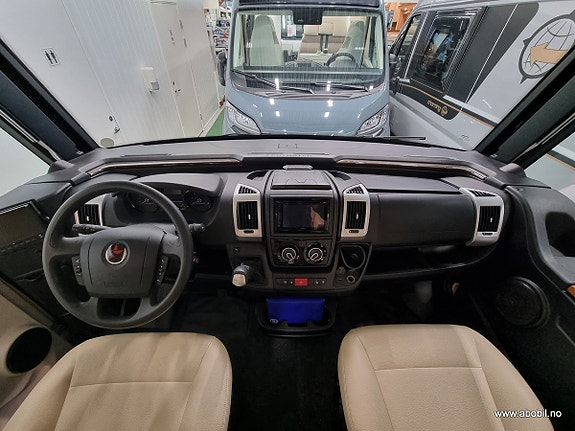 Autostar PASSION I720SUA EURO6B Unik løsning med salong bak! / Solcellepanel / 177HK 3 of 30