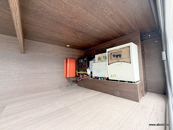 Benimar Tessoro 481 / Under 6m! / Automat / Kjøres på kl.B / Solcellepanel 30 of 30