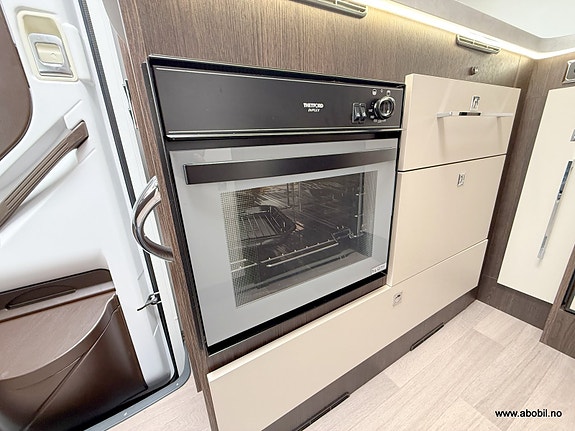 Benimar Tessoro 481 / Under 6m! / Automat / Kjøres på kl.B / Solcellepanel 15 of 30