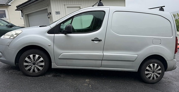 Peugeot Partner 2 of 7