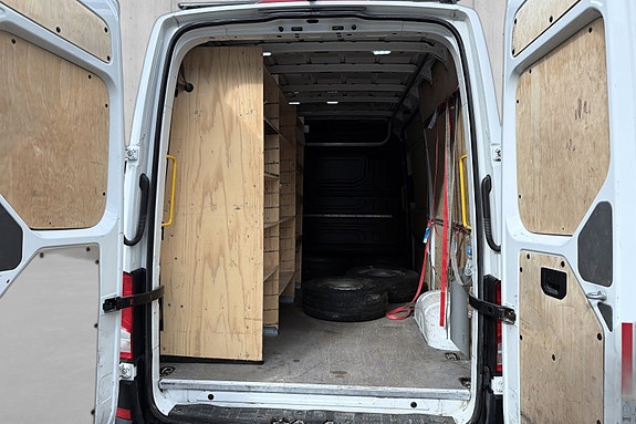 Volkswagen Crafter 22 of 23